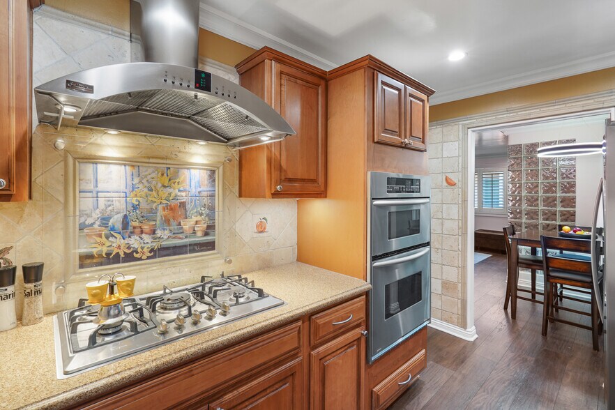 Building Photo - 4633 Marine Ave