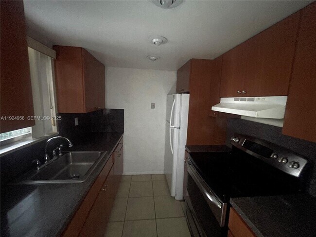 Building Photo - 7105 W 13th Ave