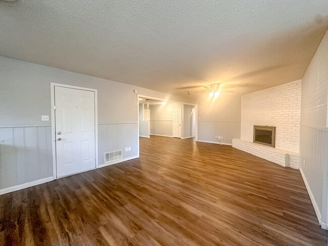 Building Photo - 5403 32nd St