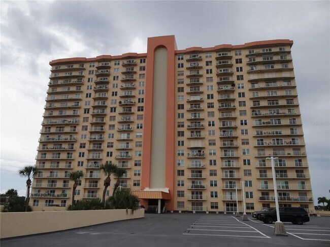 Building Photo - 4900 Brittany Dr S
