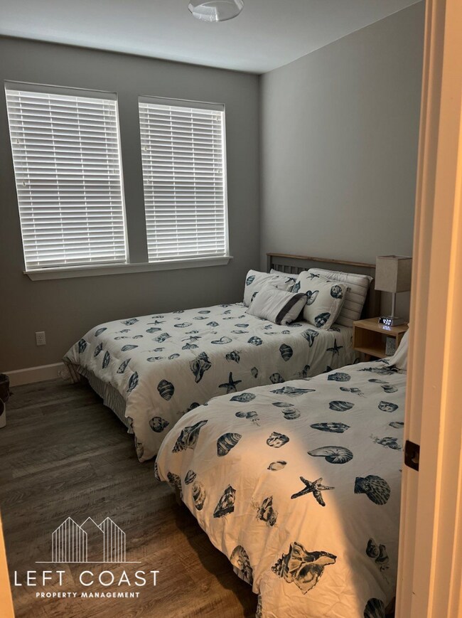 Building Photo - 4154 SE Inlet Ave