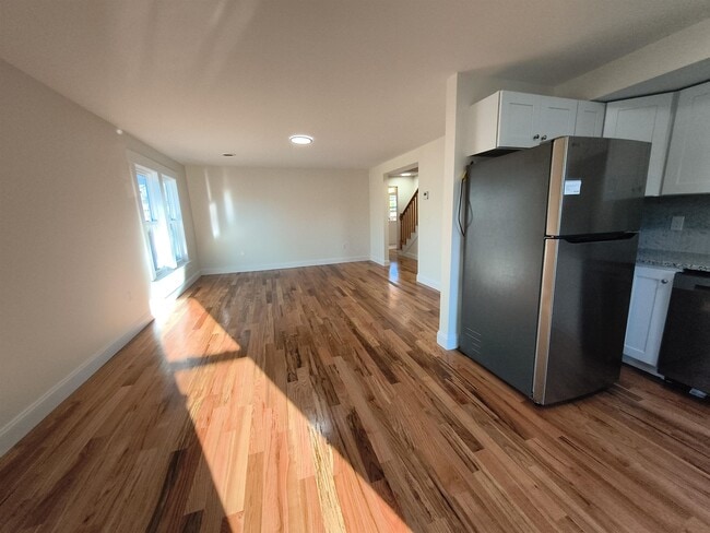 Building Photo - 386 Union Ave