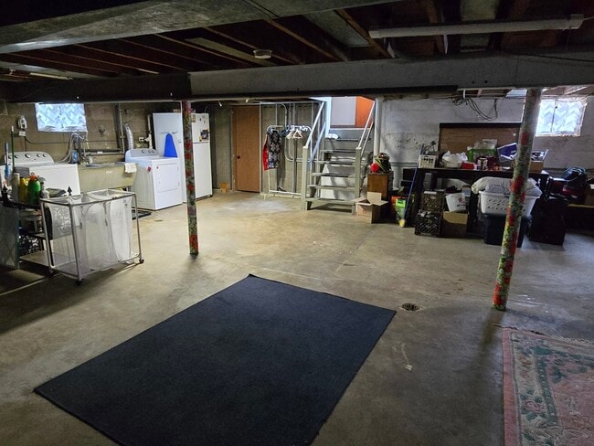 Building Photo - 14558 Turner Ave