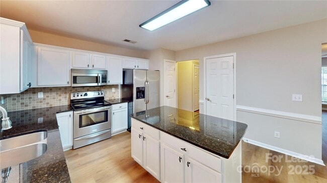 Building Photo - 1838 Chinchester Ln