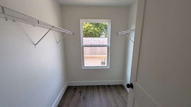 Building Photo - 2544 Selma Ave