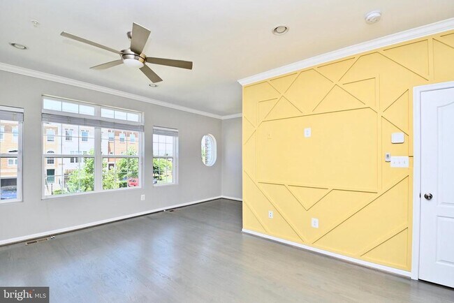 Building Photo - 11177 Southport Pl