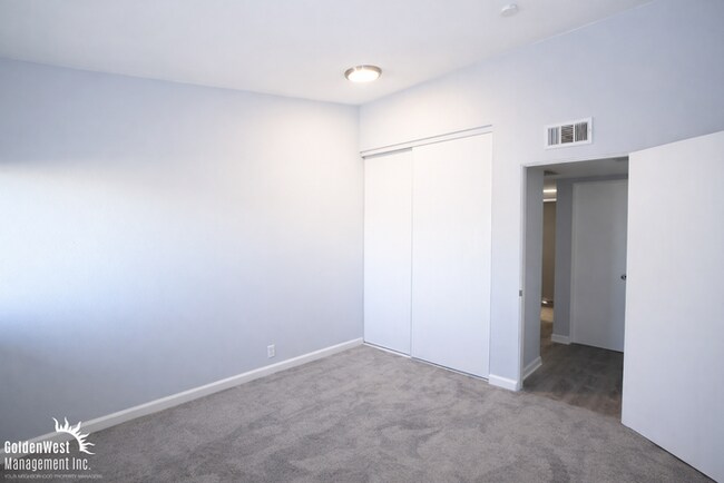 Building Photo - 1Bdm 1Ba Apartment in the Heart of Las Vegas - MI Special