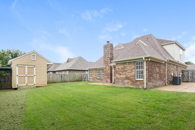 Building Photo - 80 Tate Dr
