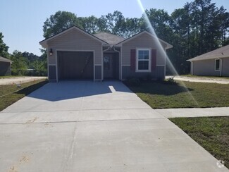 Building Photo - 33455 Hyacinth St