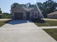 Building Photo - 33455 Hyacinth St