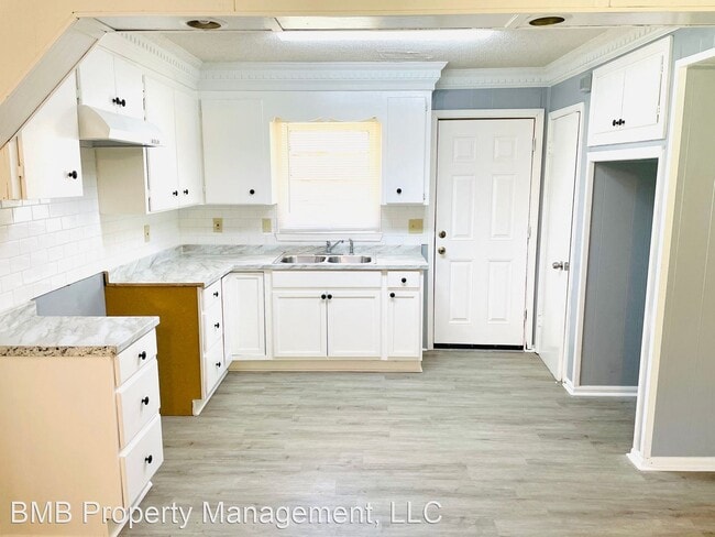 Building Photo - 3 br, 2 bath House - 312 Upton Road