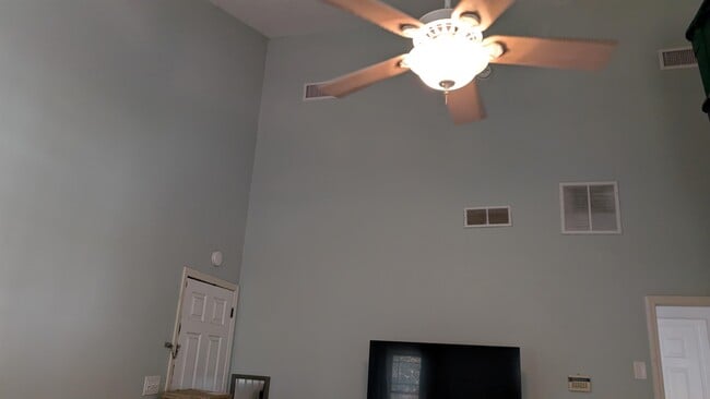 Building Photo - 56 McIntosh Ln