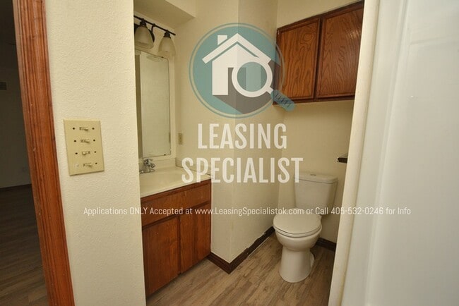 Building Photo - Central Norman 3 Bed 3 Bath MOVE IN SPECIA...
