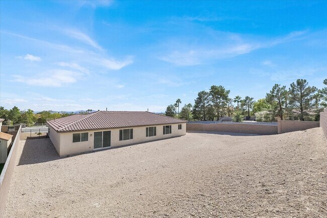 Building Photo - 4709 N Park St