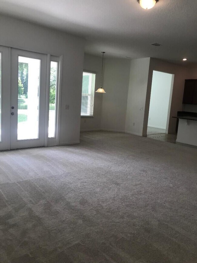 Building Photo - 12886 Westside Vlg Lp