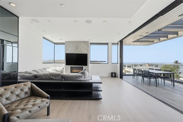 Building Photo - 300 25th St