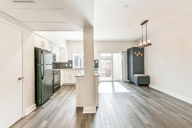 Building Photo - 14723 Barryknoll Ln