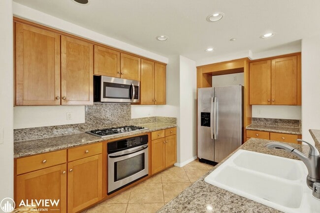 Building Photo - Rare 3-Story Hillcrest Townhome | 3BR/3BA ...