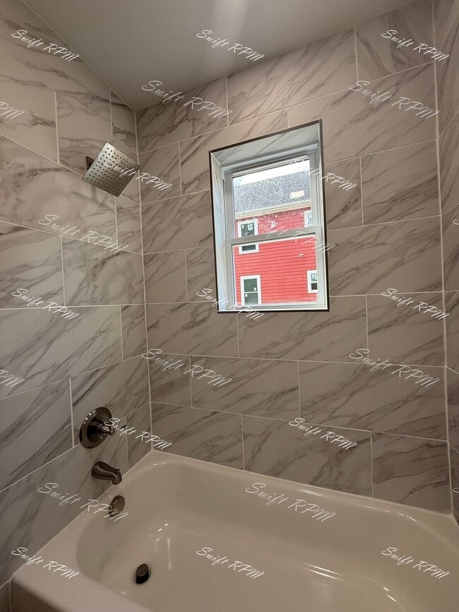 Building Photo - 1030 Oakland Ave