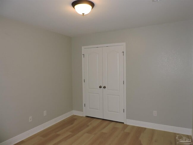 Building Photo - 644 Edith Ln