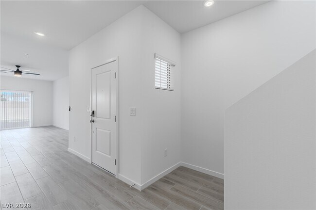 Building Photo - 9952 Oliver Hls Ave