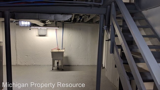 Building Photo - 2 br, 1 bath House - 3455 Ewald Circle