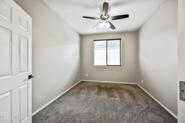 Building Photo - 2513 W Hayduk Rd