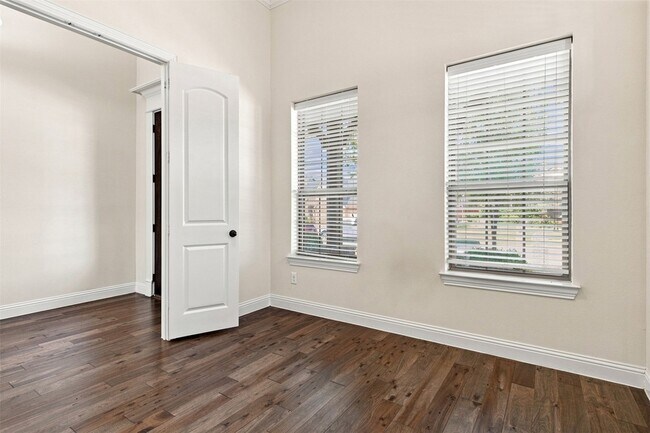 Building Photo - 118 Lavender Ln