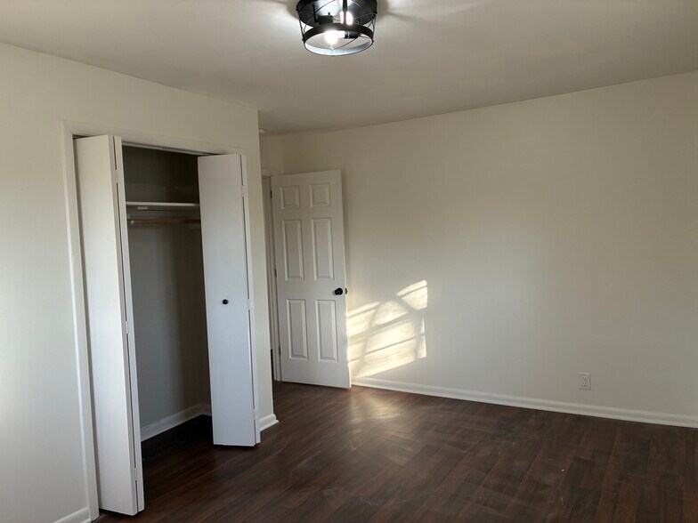 Building Photo - 3805 Burrus St