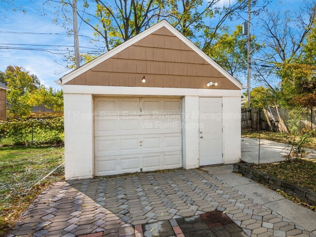 Building Photo - 1621 Sullivant Ave