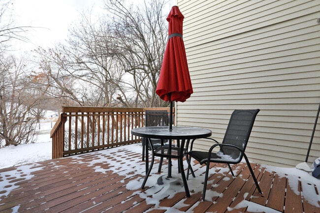 Building Photo - 966 N Auburn Woods Dr