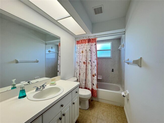 Building Photo - 21606 Rosewood Ct