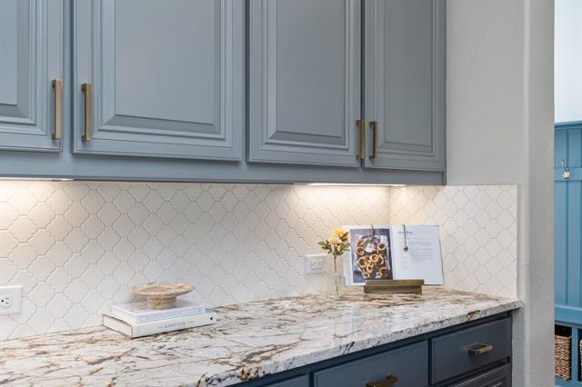 Building Photo - 204 Old Grove Rd