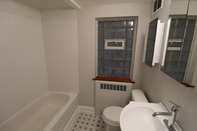 Building Photo - 3723 N Whipple St