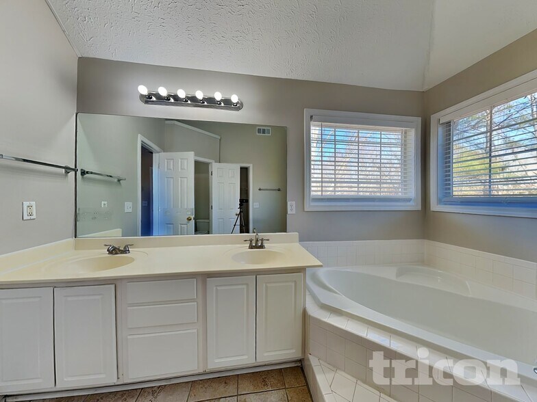 Building Photo - 3164 Brooksong Way