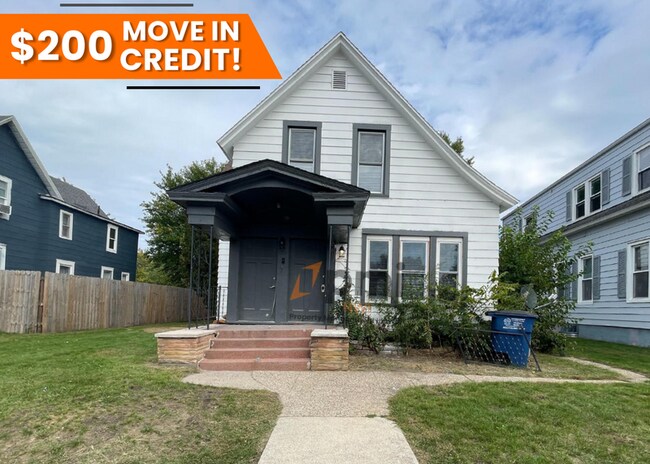 Primary Photo - 1204 Manhattan St