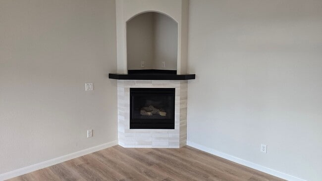 Building Photo - Spacious 3 Bedroom – Move-In Ready!
