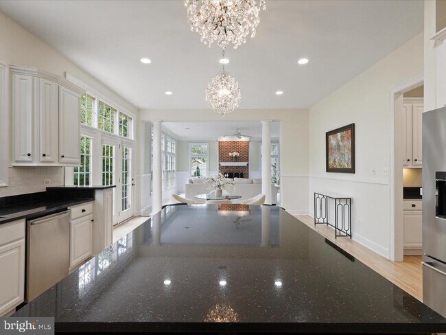 Building Photo - 904 Locust St