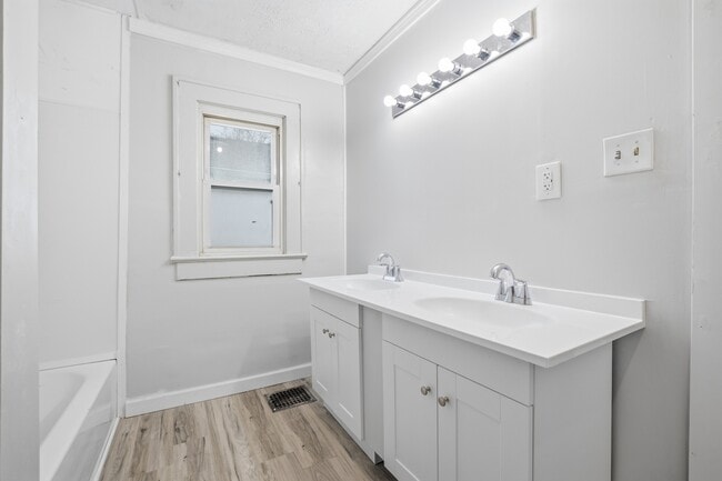 Building Photo - 1843 Ohio Ave