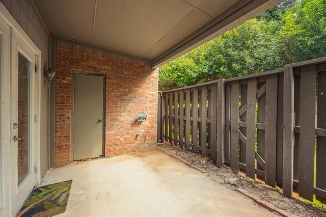 Building Photo - 412 Pebble Way