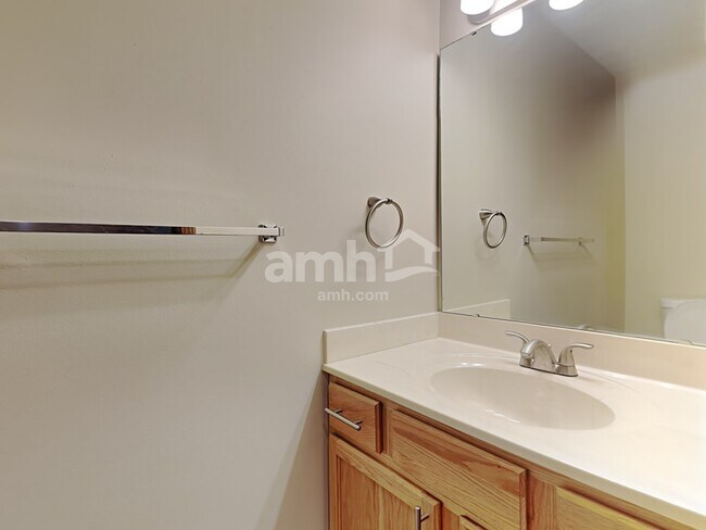 Building Photo - 2154 Canyon Ct
