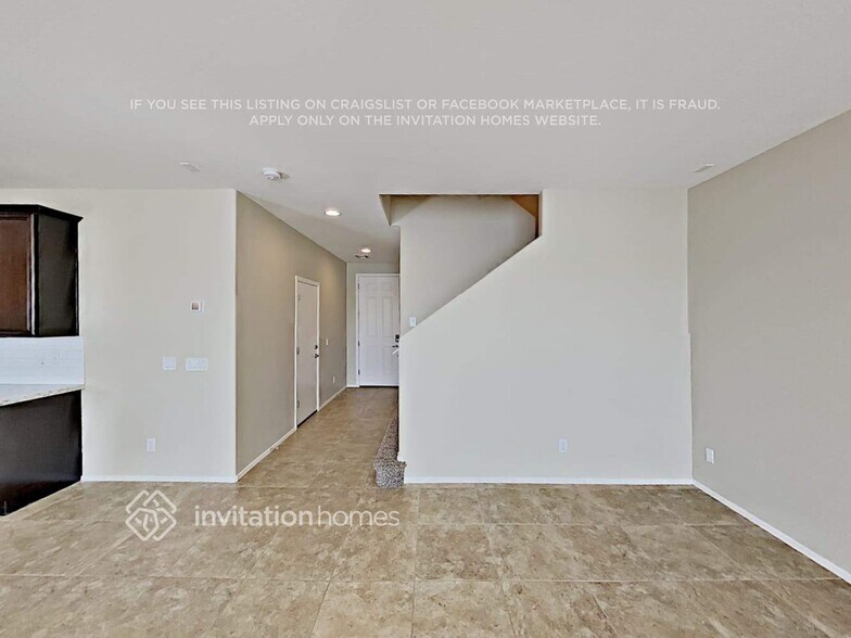 Building Photo - 3331 E Russell St