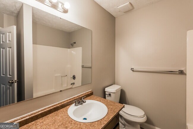 Building Photo - 2928 Cushing Ct