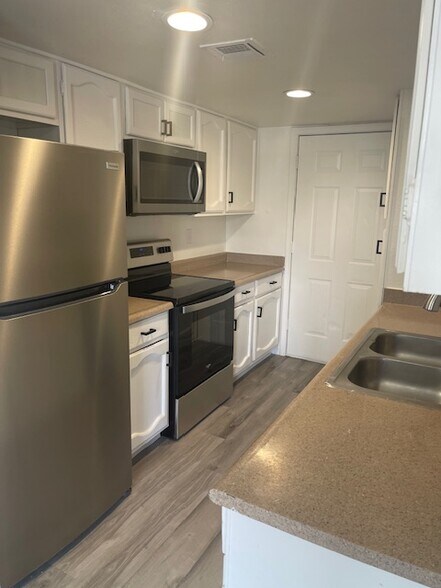 Primary Photo - 318 Champlin Ave