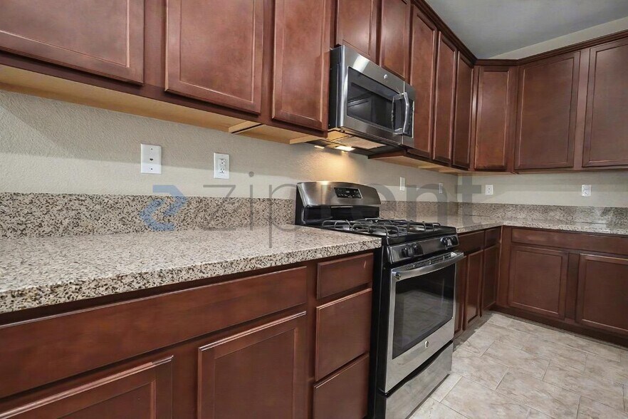 Building Photo - 3730 Iskenderun Ave