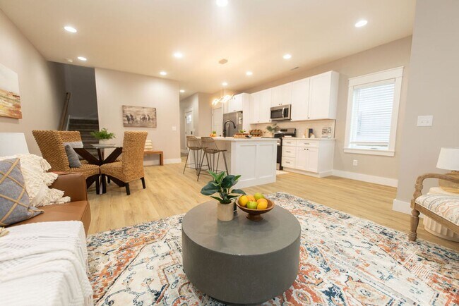 Building Photo - *August 2027* - Brand New Build 5 Bed, 5 Bath Brick Townhome! Amazing Location!