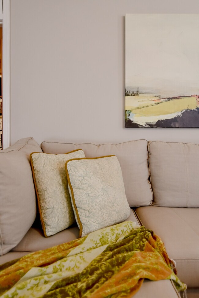 Building Photo - 2631 Oakland Ave