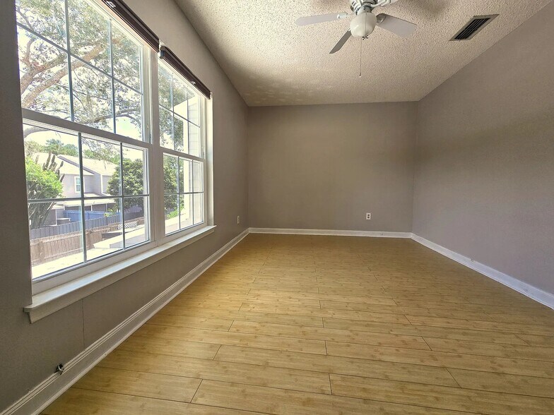 Building Photo - 4526 Brook Hollow Cir