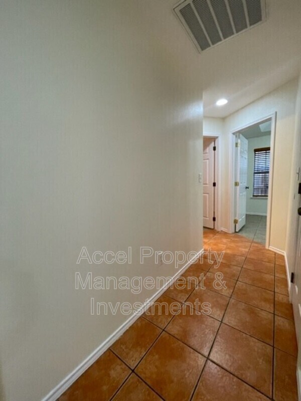 Building Photo - 1606 S Kumquat St