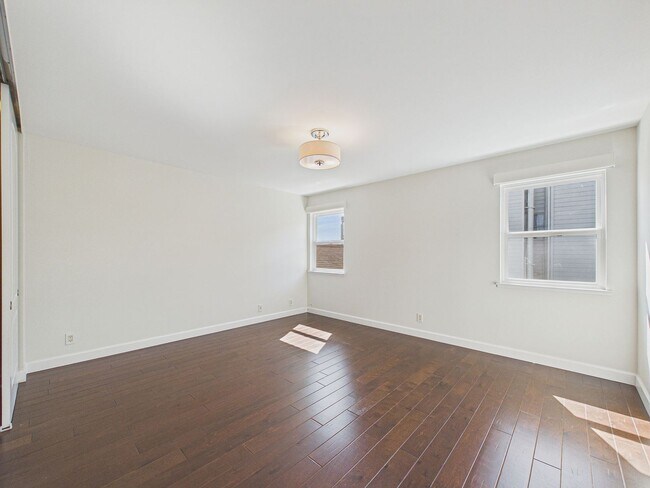 Building Photo - Bright Corner 2BR/2BA in Prime Anza Vista | Parking Included | Exceptional Natural Light